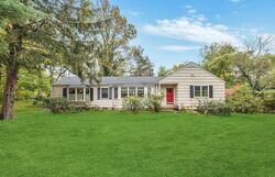 Pre-foreclosure in  VAN BRUNT MANOR RD East Setauket, NY 11733
