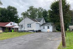 Pre-foreclosure in  VAN MARA DR Syracuse, NY 13212