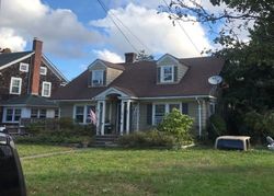Pre-foreclosure Listing in OSTRANDER AVE RIVERHEAD, NY 11901