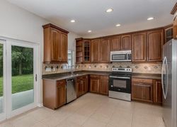 Pre-foreclosure in  OYSTER BAY CIR New Port Richey, FL 34654