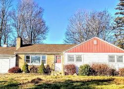 Pre-foreclosure Listing in MAPLERIDGE DR WATERBURY, CT 06705