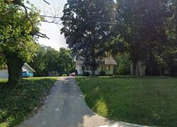 Pre-foreclosure in  N COUNTRY CLUB RD Decatur, IL 62521