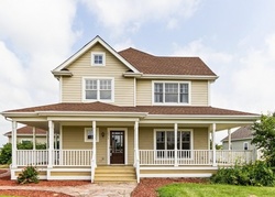 Pre-foreclosure in  WOODVIEW ST Plano, IL 60545