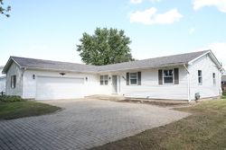 Pre-foreclosure Listing in COUNTRY DR PLANO, IL 60545