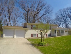  Knollwood Dr, Montgomery IL