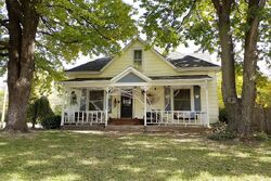  N Stark St, Bennington KS