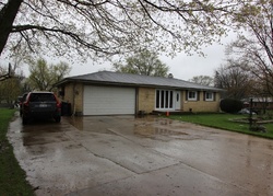 Pre-foreclosure Listing in MILDRED AVE ELGIN, IL 60123