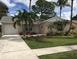 Pre-foreclosure in  VILLAGE CIR Jupiter, FL 33458
