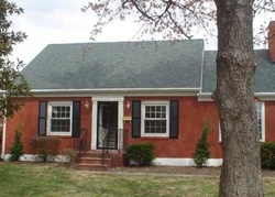 Pre-foreclosure in  HUON DR Louisville, KY 40218