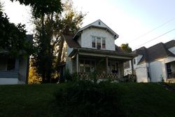 Pre-foreclosure Listing in SOUTHWESTERN PKWY LOUISVILLE, KY 40211