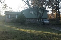 Pre-foreclosure in  SMOKE RISE LN Warrior, AL 35180
