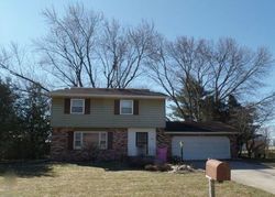 Pre-foreclosure in  LAMPLIGHTER LN Elkhart, IN 46514