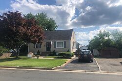 Pre-foreclosure in  OAKLAND AVE South Plainfield, NJ 07080