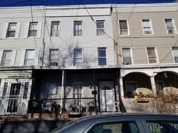 Pre-foreclosure in  VAN HORNE ST Jersey City, NJ 07304