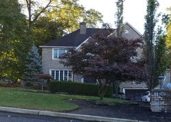 Pre-foreclosure Listing in OAKWOOD AVE HALEDON, NJ 07508