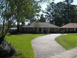 Pre-foreclosure in  RICHARDSON DR Greenwell Springs, LA 70739