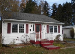 Pre-foreclosure Listing in SHERWOOD PL HYDE PARK, NY 12538