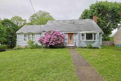 Pre-foreclosure in  WOLCOTT AVE Beacon, NY 12508