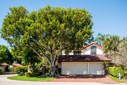 Pre-foreclosure in  TOWN PLACE DR Boca Raton, FL 33433