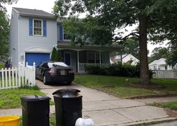 Pre-foreclosure in  HANCOCK LN Berlin, NJ 08009