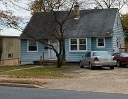 Pre-foreclosure Listing in W BROWNING RD BELLMAWR, NJ 08031