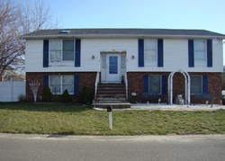 Pre-foreclosure Listing in WALNUT ST BEACHWOOD, NJ 08722