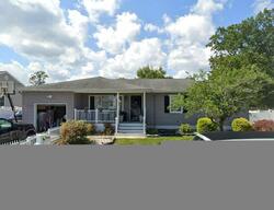 Pre-foreclosure in  ANCHOR AVE Beachwood, NJ 08722
