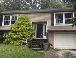 Pre-foreclosure Listing in CHESTNUT WAY CIR BARNEGAT, NJ 08005