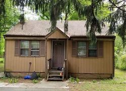 Pre-foreclosure Listing in W 4TH ST PISCATAWAY, NJ 08854