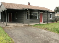 Pre-foreclosure Listing in E SECOND AVE SUTHERLIN, OR 97479