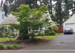 Pre-foreclosure in  LAKEVIEW BLVD Lake Oswego, OR 97035