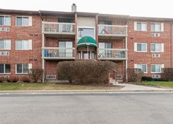 Pre-foreclosure Listing in N LAKESIDE DR APT 1B VERNON HILLS, IL 60061
