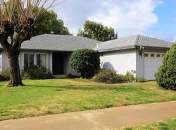 Pre-foreclosure Listing in SANDLEWOOD DR MADERA, CA 93637