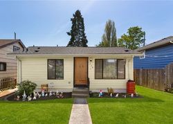 Pre-foreclosure in  N 102ND ST Seattle, WA 98133