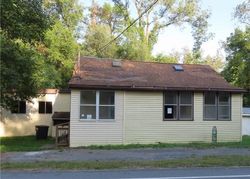 Pre-foreclosure Listing in ALLOWAY RD LYONS, NY 14489