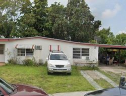 Pre-foreclosure in  SW 43RD LN Miami, FL 33165