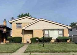 Pre-foreclosure Listing in GAUGER AVE HARVEY, IL 60426