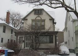 Pre-foreclosure in  W TOUHY AVE Chicago, IL 60626