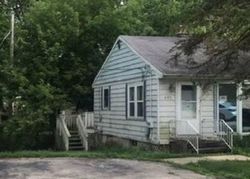 Pre-foreclosure Listing in W RINGWOOD RD MCHENRY, IL 60051