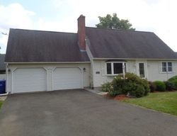 Pre-foreclosure Listing in THOMPSONVILLE RD SUFFIELD, CT 06078