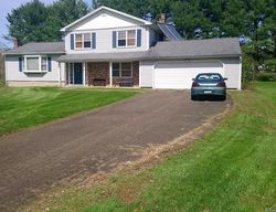 Pre-foreclosure in  ACORN LN Northford, CT 06472