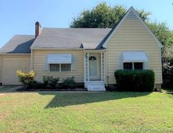 Pre-foreclosure Listing in HONOR HEIGHTS DR MUSKOGEE, OK 74401