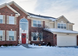 Pre-foreclosure Listing in TAYLOR LN MCHENRY, IL 60051