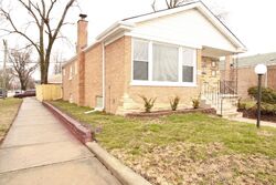 Pre-foreclosure in  W 115TH ST Chicago, IL 60643