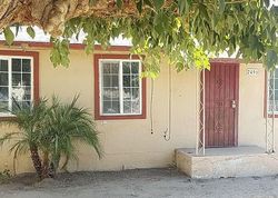 Pre-foreclosure in  S MAPLE AVE Fresno, CA 93725
