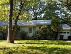  Hunting Ln, Stamford CT