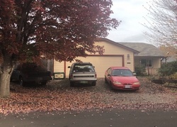 Pre-foreclosure in  SW SONGBIRD ST Mcminnville, OR 97128