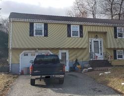 Pre-foreclosure Listing in TREELAND DR MILFORD, MA 01757