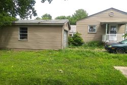 Pre-foreclosure in  W GARFIELD ST Belleville, IL 62220