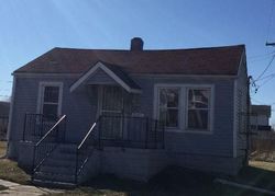 Pre-foreclosure in  N 42ND ST East Saint Louis, IL 62204